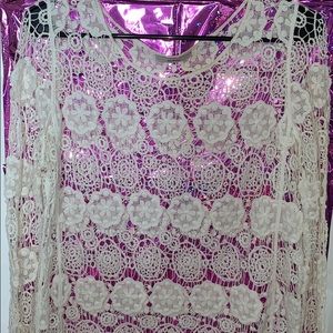 White knit patterned top